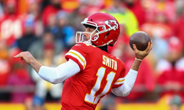 KANSAS CITY, MO - JANUARY 6: Quarterback Alex Smith #11 of the Kansas City Chiefs throws a pass dur...