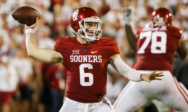 NORMAN, OK - SEPTEMBER 17:  Baker Mayfield #6 of the Oklahoma Sooners throws a pass against the Ohi...