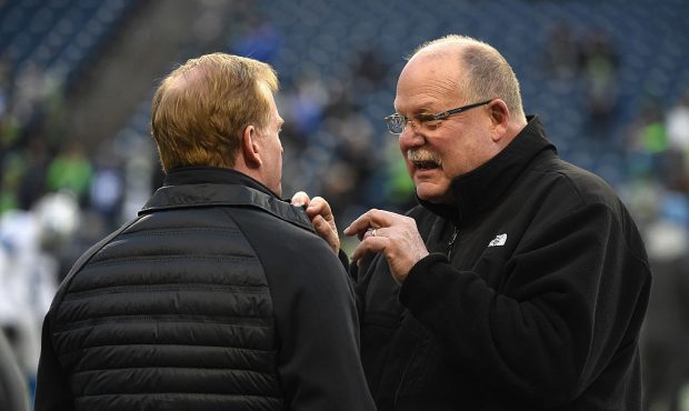 SEATTLE, WA - JANUARY 07:  National Football League commissioner Roger Goodell (L) talks with Seatt...