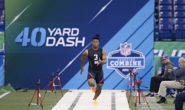 Penn State running back Saquon Barkley runs the 40-yard dash during the 2018 NFL Combine at Lucas O...