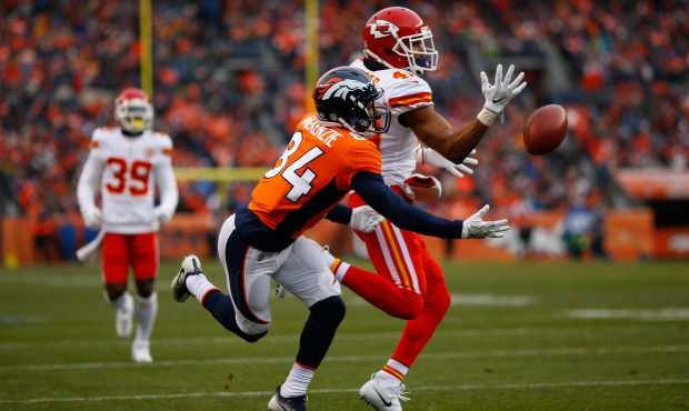 Cornerback Keith Reaser #40 of the Kansas City Chiefs defends a pass intended for wide receiver Isa...