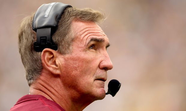 GREEN BAY, WI - SEPTEMBER 15:  Head coach Mike Shanahan of the Washington Redskins watches from the...