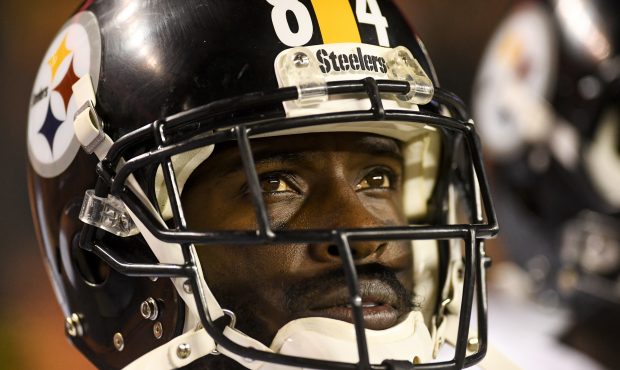 Antonio Brown (84) of the Pittsburgh Steelers awaits his team's final drive against the Denver Bron...