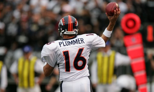 OAKLAND, CA - NOVEMBER 12:  Quarterback Jake Plummer #16 of the Denver Broncos throws a pass agains...