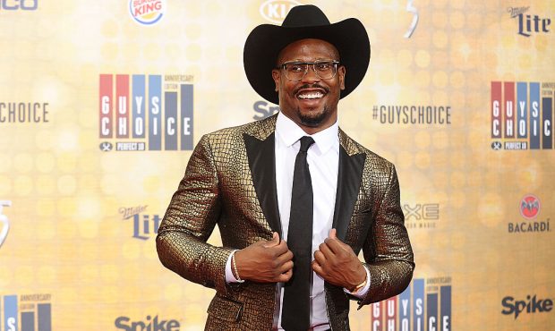CULVER CITY, CA - JUNE 04: NFL player Von Miller attends Spike TV's Guys Choice 2016 at Sony Pictur...
