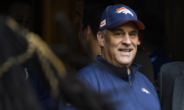 Who's to blame for the fishy story about Vic Fangio?