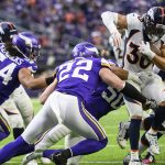 MINNEAPOLIS, MN - NOVEMBER 17: Phillip Lindsay #30 of the Denver Broncos runs with the ball in the second quarter of the game against the Minnesota Vikings at U.S. Bank Stadium on November 17, 2019 in Minneapolis, Minnesota. (Photo by Stephen Maturen/Getty Images)