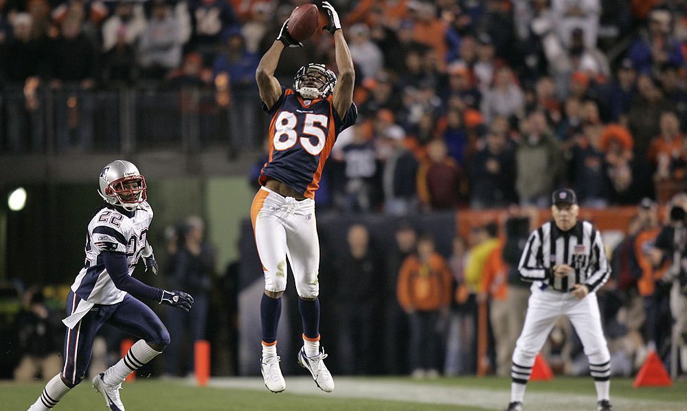 Denver Bronco's receiver Ashley Lelie pulls ina 44 yard reception