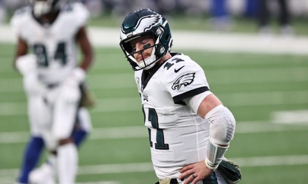 EAST RUTHERFORD, NEW JERSEY - NOVEMBER 15: Carson Wentz #11 of the Philadelphia Eagles reacts durin...