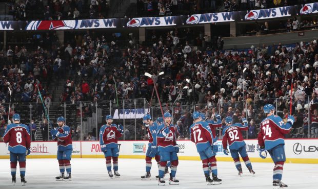 DENVER, COLORADO - MAY 30: Members of the Colorado Avalanche salute the crowd after a win against t...