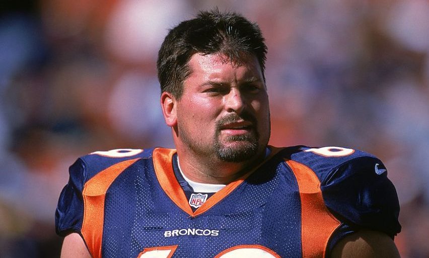 15 Oct 2000: Mark Schlereth #69 of the Denver Broncos looks on the field during the game against th...