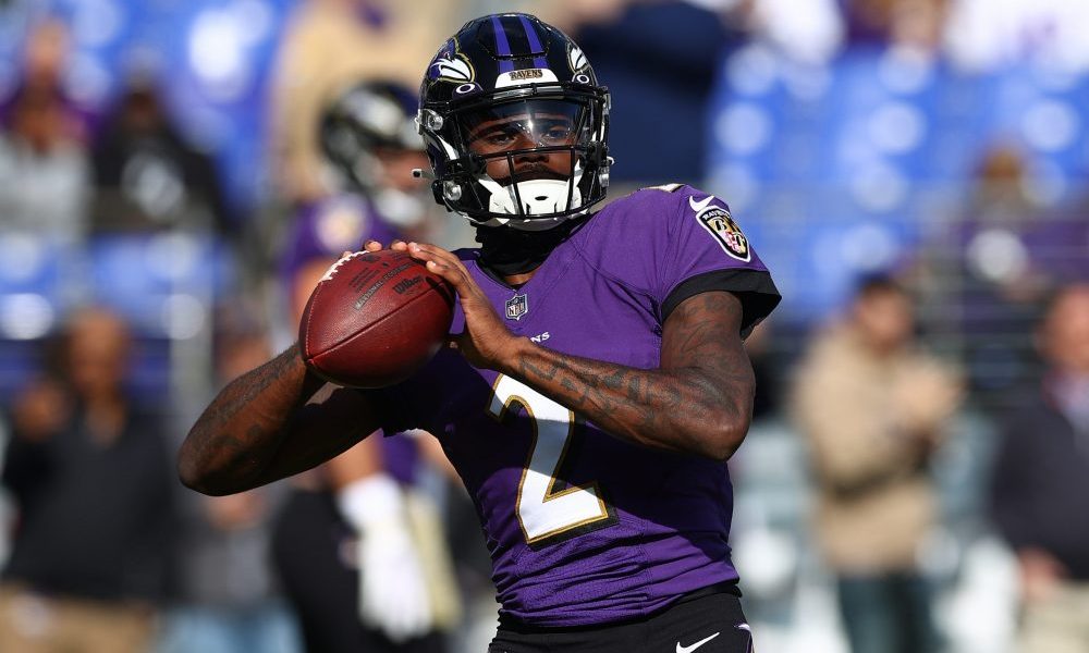 BALTIMORE, MARYLAND - NOVEMBER 07: Tyler Huntley #2 of the Baltimore Ravens warms up before the gam...