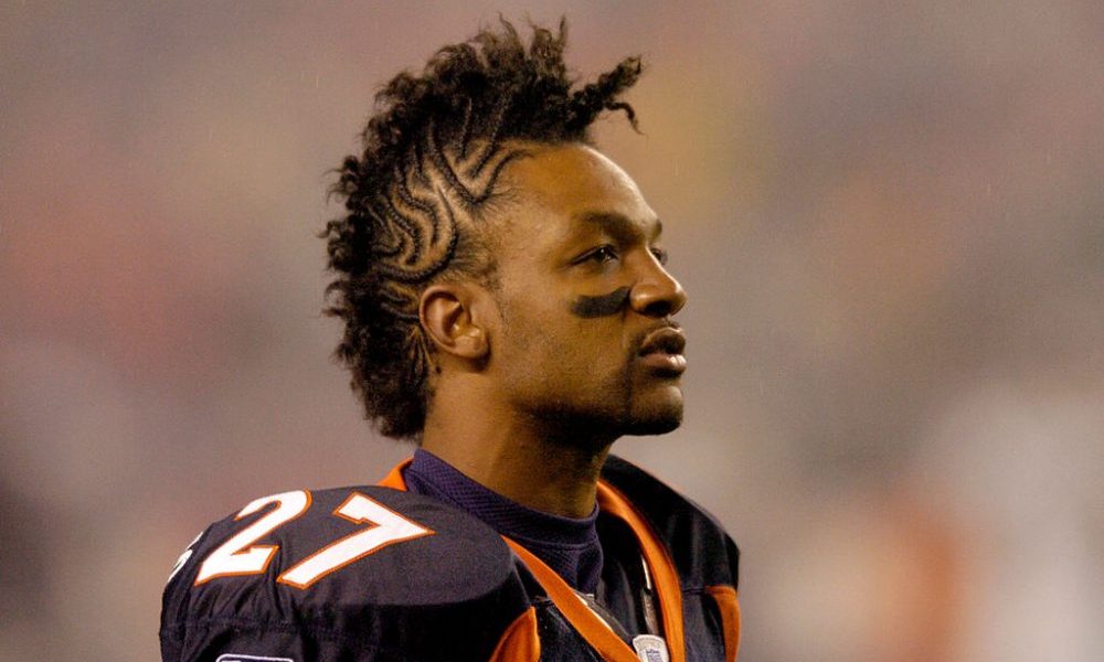 Denver, CO___10_9_2006___Bronco defensive back #27 Darrent Williams sports an intricate haircut on ...