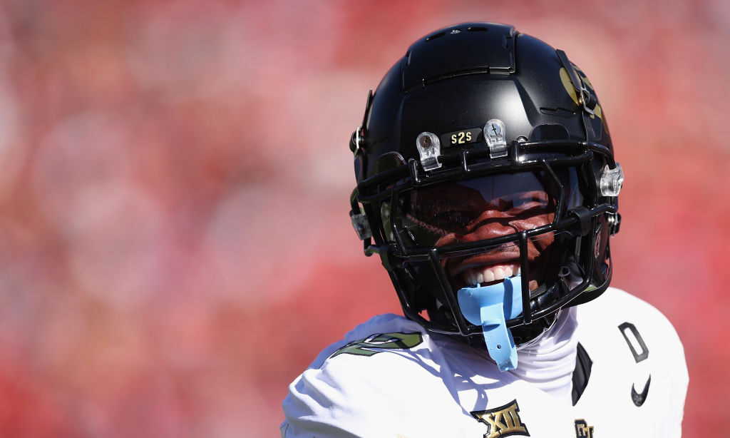 Wide receiver Travis Hunter #12 of the Colorado Buffaloes...