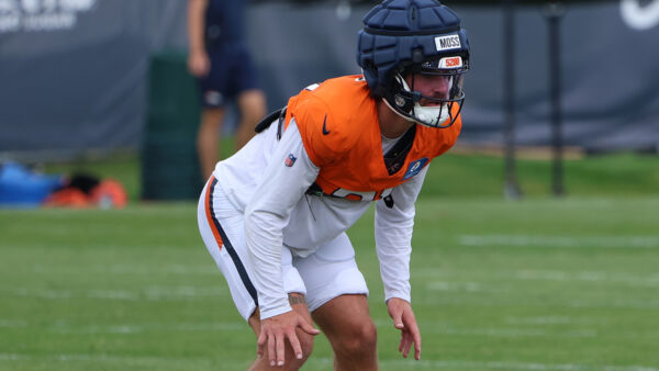 Broncos cornerback Riley Moss