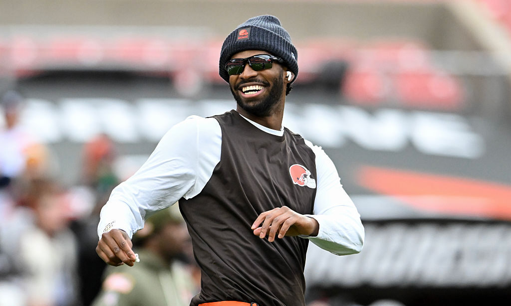 CLEVELAND, OHIO - NOVEMBER 16: Shedeur Sanders #12 of the Cleveland Browns looks on during warmups ...