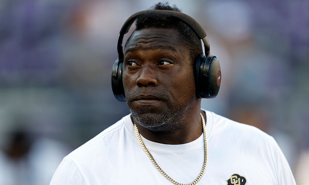 FORT WORTH, TEXAS - OCTOBER 04: Pass rush coordinator Warren Sapp of the Colorado Buffaloes looks o...