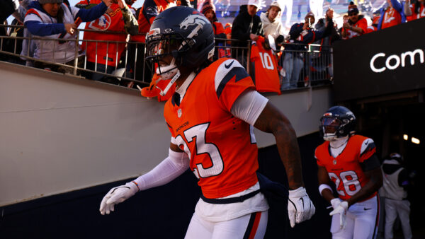 Broncos cornerback Jahdae Barron