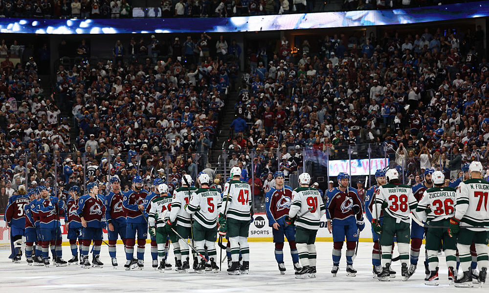 Avalanche Wild handshakes Nathan MacKinnon...
