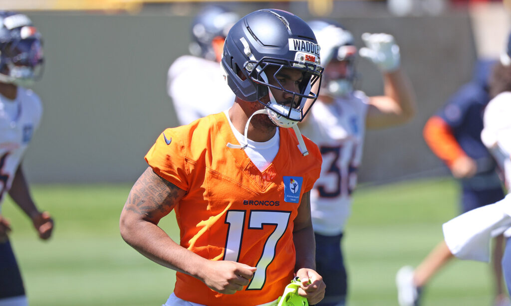 Broncos WR Jaylen Waddle