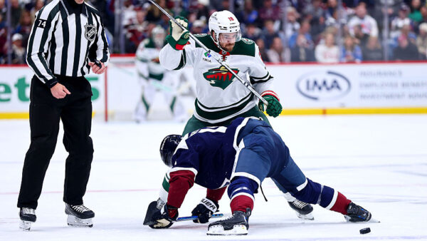 Vinnie Hinostroza Avs