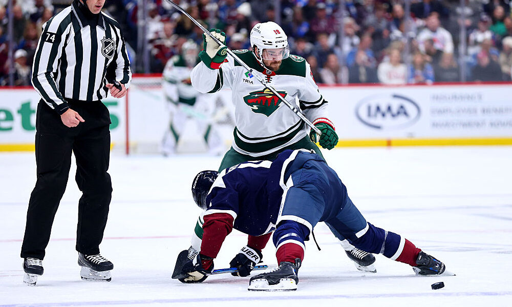 Vinnie Hinostroza Avs...
