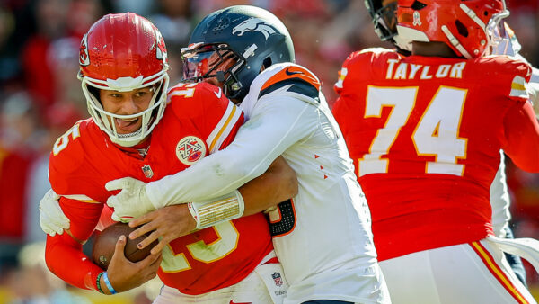 Broncos edge rusher Nik Bonitto sacks Patrick Mahomes