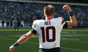 Bo Nix on the McCaffreys: ‘They were raised right’
