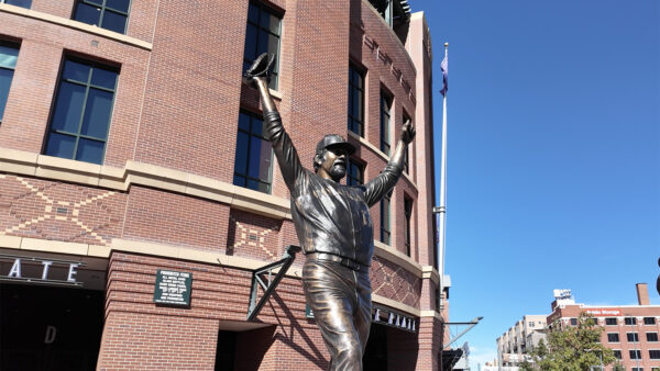 Rockies unveil Todd Helton statue