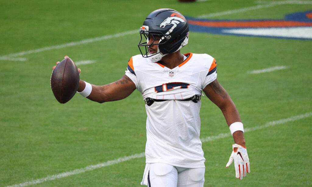 Broncos WR Jaylen Waddle