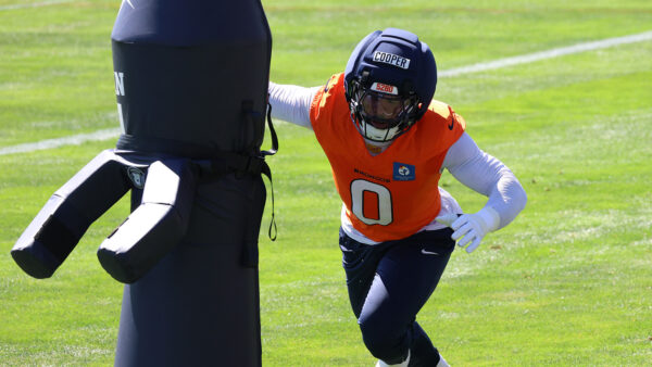 Broncos edge rusher Jonathon Cooper