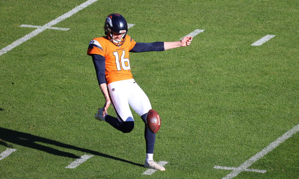Broncos punter Jeremy Crawshaw