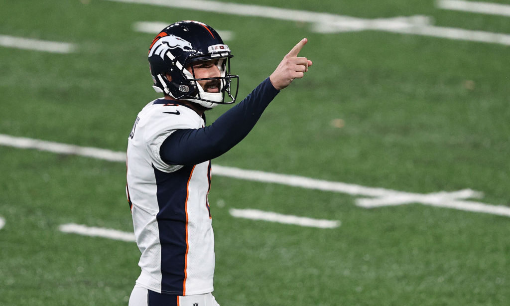 EAST RUTHERFORD, NEW JERSEY - OCTOBER 01: Brandon McManus #8 of the Denver Broncos celebrates a field goal against the New York Jets during the fourth quarter at MetLife Stadium on October 01, 2020 in East Rutherford, New Jersey.