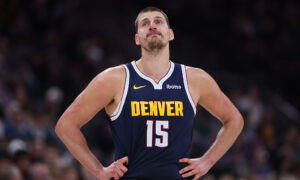 Nikola Jokic’s historic quarter not enough, Nuggets fall to Warriors