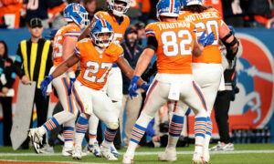 Broncos should keep wearing their throwback uniforms — their record backs it up