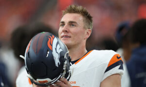 Bo Nix gives loves to Broncos Country after they take over the stadium in Arizona