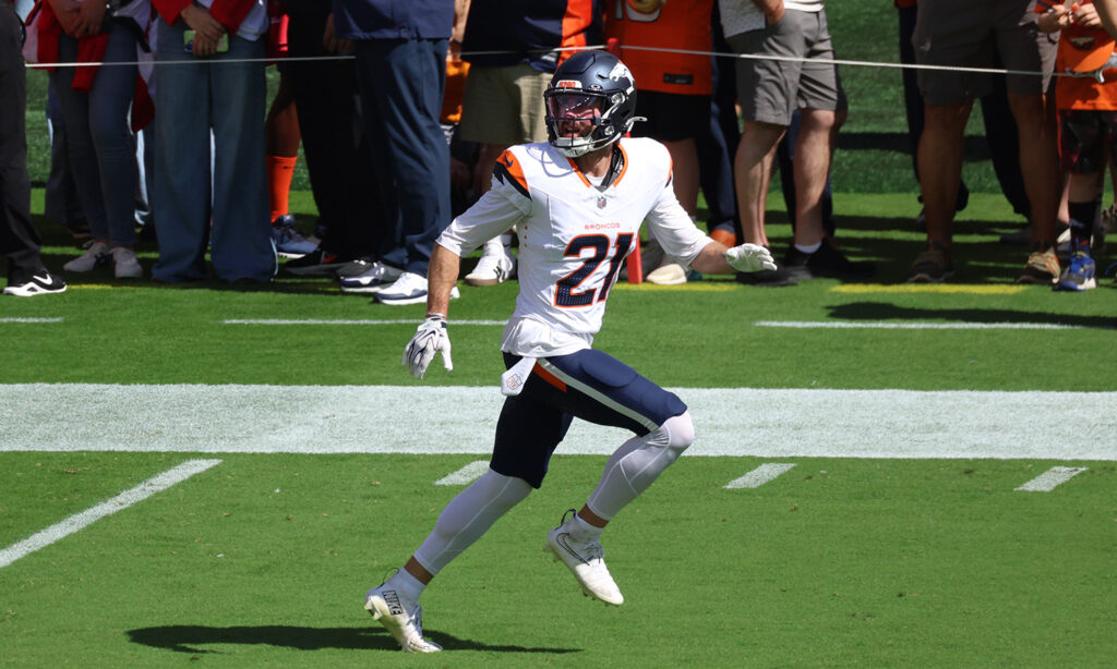 Broncos cornerback Riley Moss