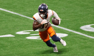 Broncos bring back training-camp receiver to practice squad