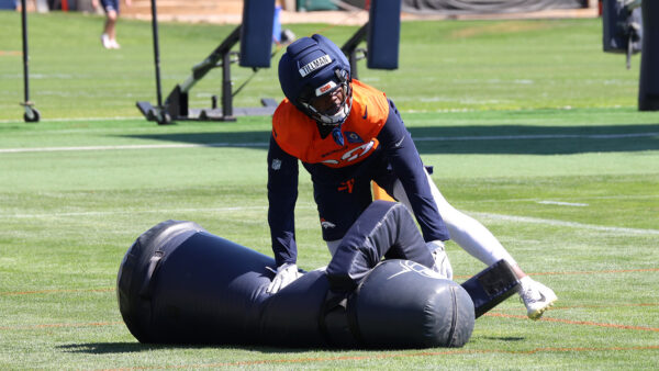 Broncos edge rusher Dondrea Tillman